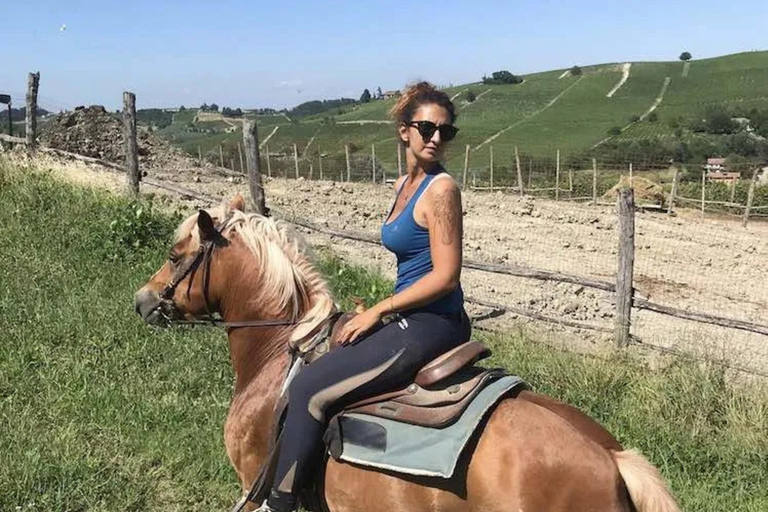 Monferrato: Horseback Riding in Nature with Lunch at a Farmhouse
