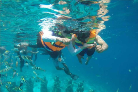 Lombok: Gili Islands Glass Bottom Boat Tour with Snorkeling