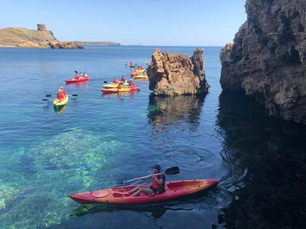 Menorca: Kajakfahren am Playa Isla Colom und Sa Torreta