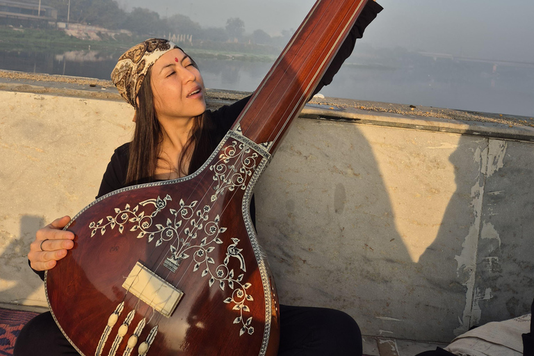 Delhi: meditación espiritual y paseo en barco con un músico folclóricoDelhi: meditación espiritual y paseo en barco con un músico folclórico como guía