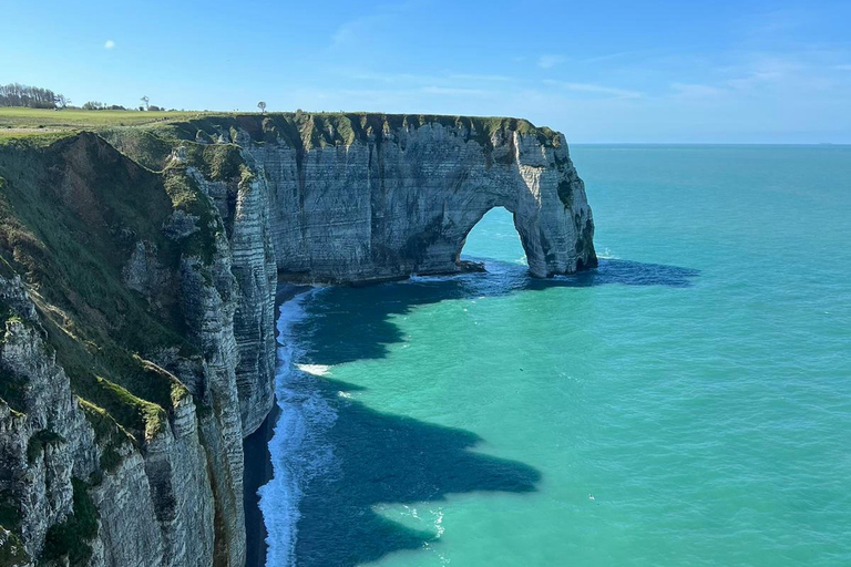 Paris: Étretat Cliffs & Mont St-Michel Day Tour