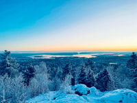 Oslo, Schneewanderung nach Vettakollen mit Blick auf den Oslofjord - Hizvo