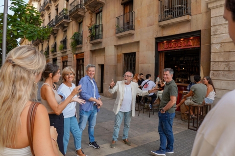 Barcelone : dégustation de tapas et de vin en petit groupeDégustation de tapas et de vin : circuit nocturne