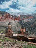 来自Jerevan，Khor Virap，Noravank，Jermuk和Areni Tour - Housity