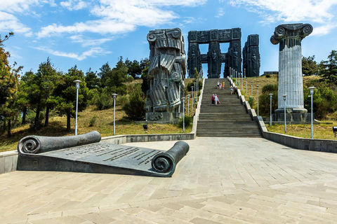 Tbilisi: Kakheti Wine, Bread, & Sighnaghi Day Trip