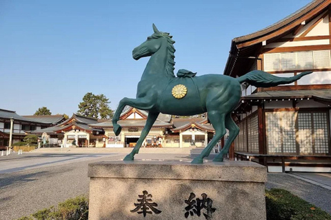 Hiroshima: Castle & Samurai Heritage Trail Guided Tour
