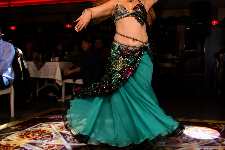 Istanbul: Europe & Asia Night Cruise with Dinner & Shows VIP Lounge, VIP Menu, Soft Drinks & Hotel Transfer