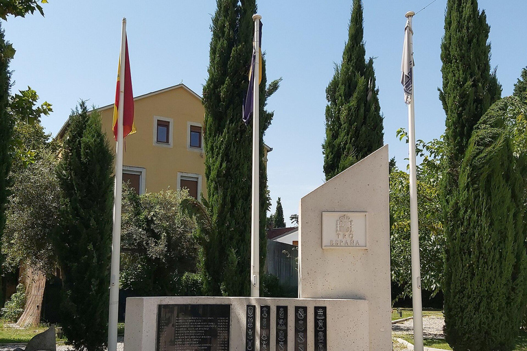 Spanish square to Old Bridge - Mostar Uncovered Tour