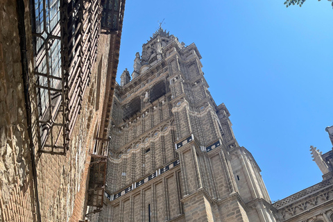 Toledo: Excursion from Madrid with a cultural tour guide and van