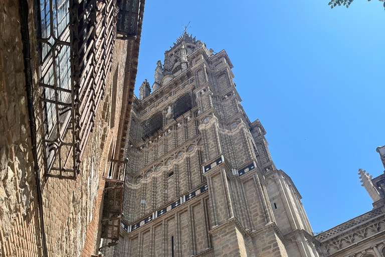 Toledo: Excursion from Madrid with a cultural tour guide and van