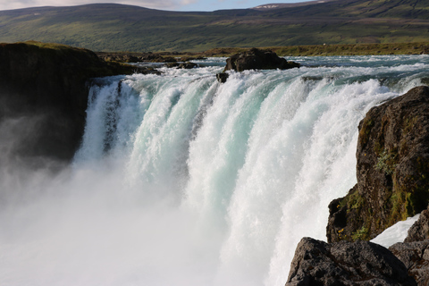 Akureyri Hafen: Goðafoss und die Waldlagune Tour