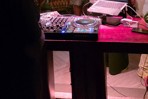 Da Nang: Nightlife Tour & Pub Crawl with Rooftop Bar & Clubs Da Nang: Guided Nightlife Tour with Rooftop, Club, Bar Visit