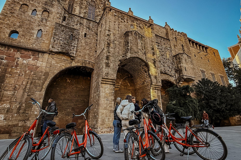 Barcelone : visite à vélo ou en vélo électrique, sites incontournables et anecdotes localesVisite privée