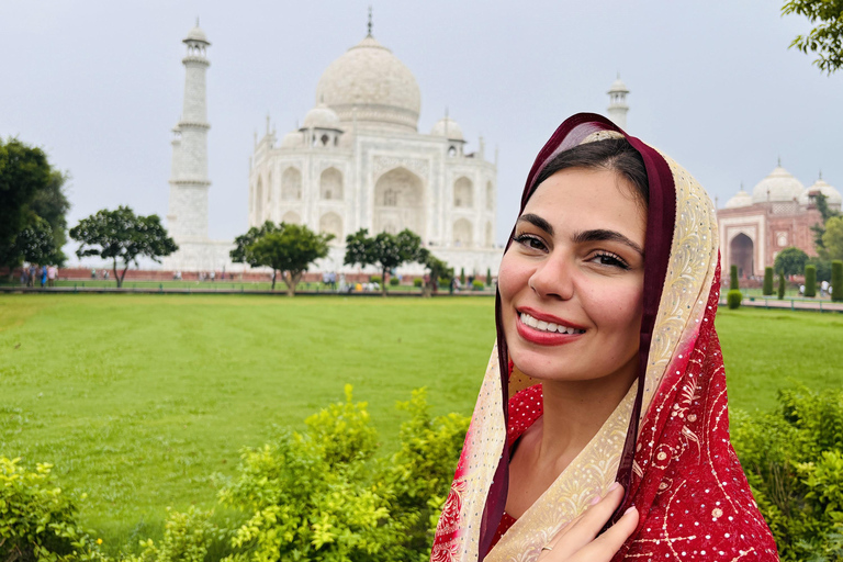 Depuis Agra : Visite du Taj Mahal avec conservation des éléphantsVisite guidée avec chauffeur et guide uniquement