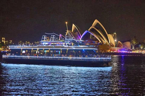 Kryssning i Sydney Vivid Festival-kryssning med middagsbuffé