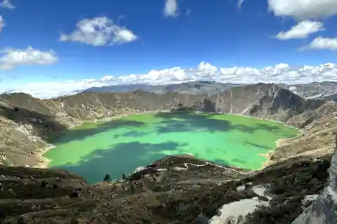 From Quito:Cotopaxi and Quilotoa Tour -Full Day
