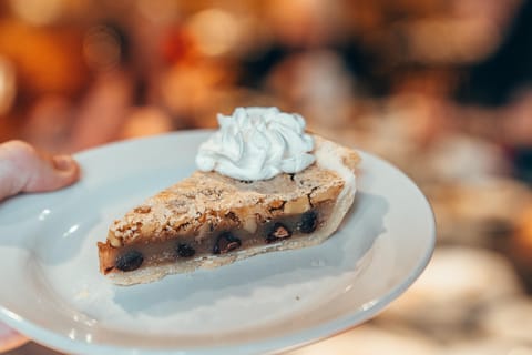Louisville Legends: Downtown Derby City Food & History Tour