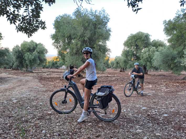 Excursion en E-Bike à Ostuni. D'immenses oliviers et un village de pierre