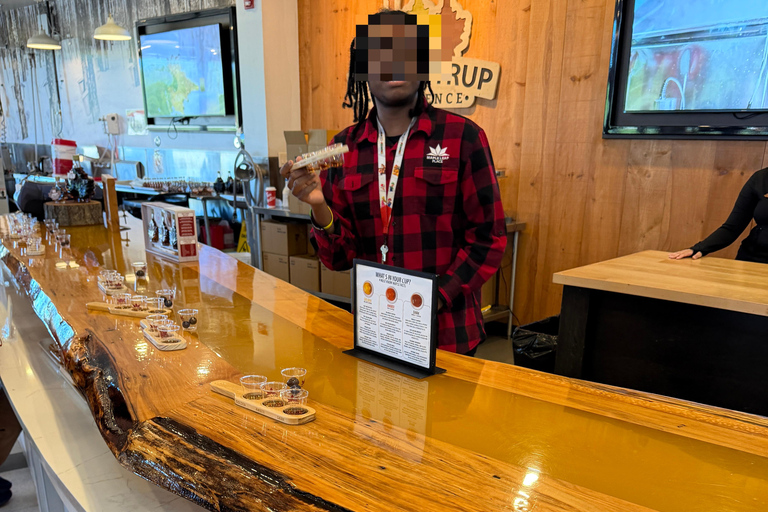 Sip, Snap & Maple Tap: Niagara-on-the-Lake Photo & Wine Tour Tasting at Konzelmann Lakeside Winery
