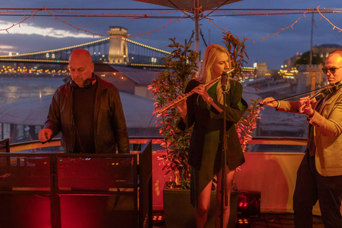 Budapest: Window Table Dinner with Live Lounge Music Budapest: Window Table Dinner - Live Piano Music - Paprikás
