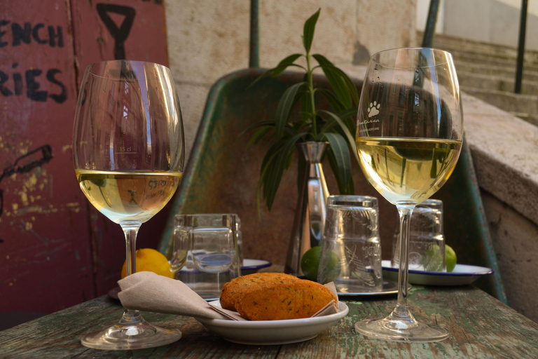 Lisbon: Graça Food & Wine Tour in Traditional Taverns Food & Wine Walking Tour