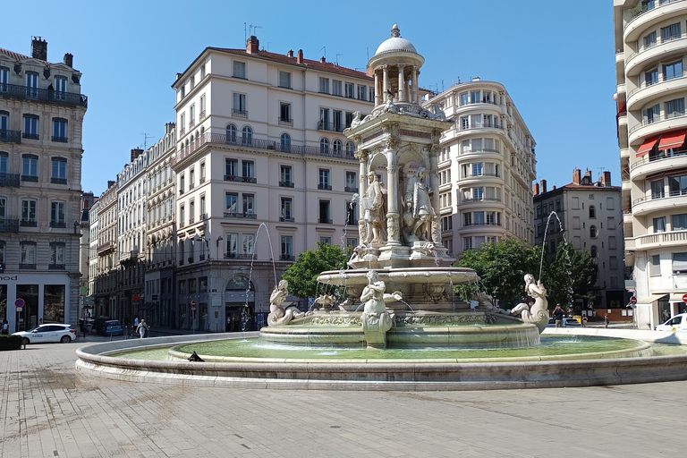 Lione: Tour privato a piedi della cittàLione: un tour privato a piedi della città in ucraino