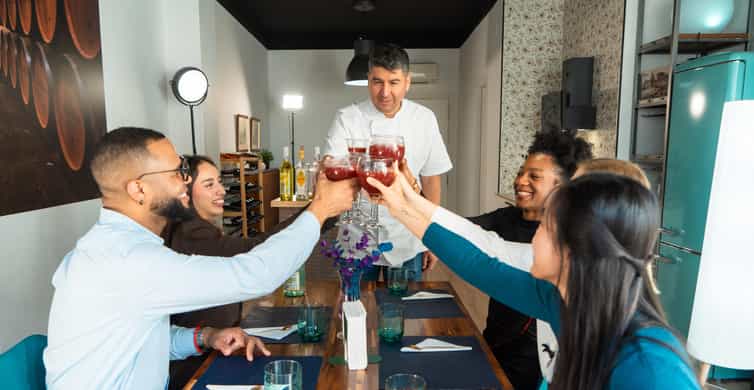 Madrid: Paella & Sangria Classes – Seafood, Chicken or Vegan photo 8