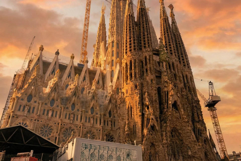 Barcelona: Sagrada Familia Skip-the-Line Guided Tour