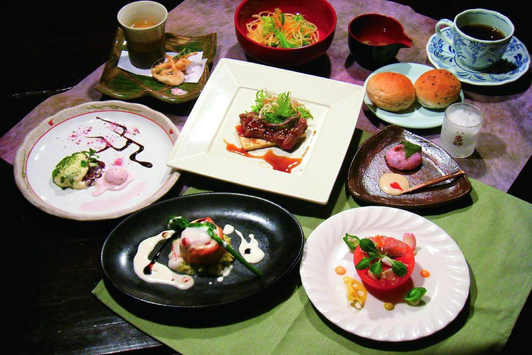Kanazawa: Taiko Drum Workshop Tour with Sake Brewery Meal