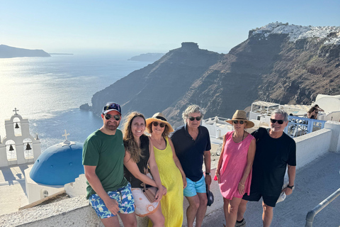 Experiencia privada en Santorini con un conductor-guía localTour privado de 4 horas por Santorini con tu conductor-guía