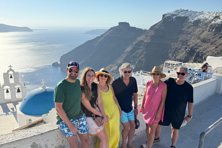 Experiencia privada en Santorini con un conductor-guía localTour privado de 4 horas por Santorini con tu conductor-guía