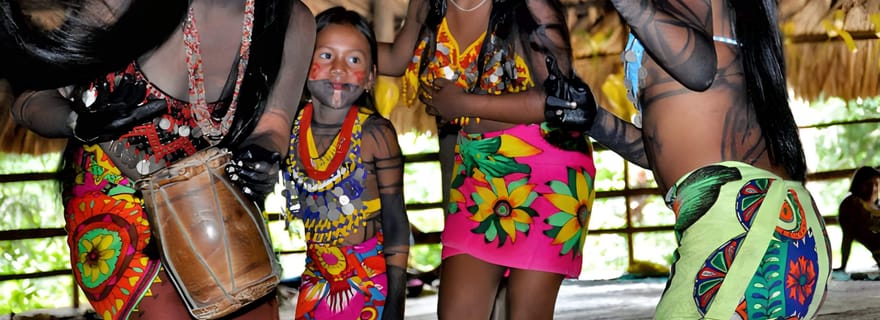 Panama City : Visite du village d'Embera et de la forêt tropicale avec cascades