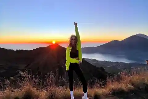 Trekking o wschodzie słońca na Mount Batur ze śniadaniem gotowanym na gorącej parze