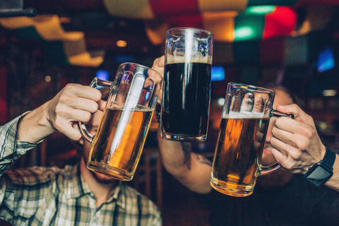 Dresden: Beer tour through 3 pubs: Legendary evening with beers & extras