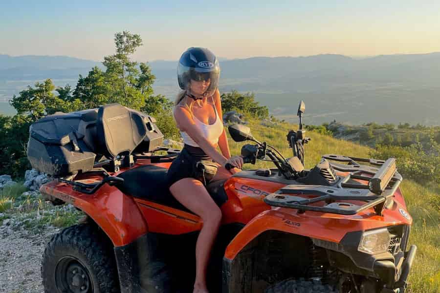 Split: Quad-Tour zu drei Flüssen + Schwimmen. Foto: GetYourGuide Split: Quad-Tour zu drei Flüssen + Schwimmen. Foto: GetYourGuide