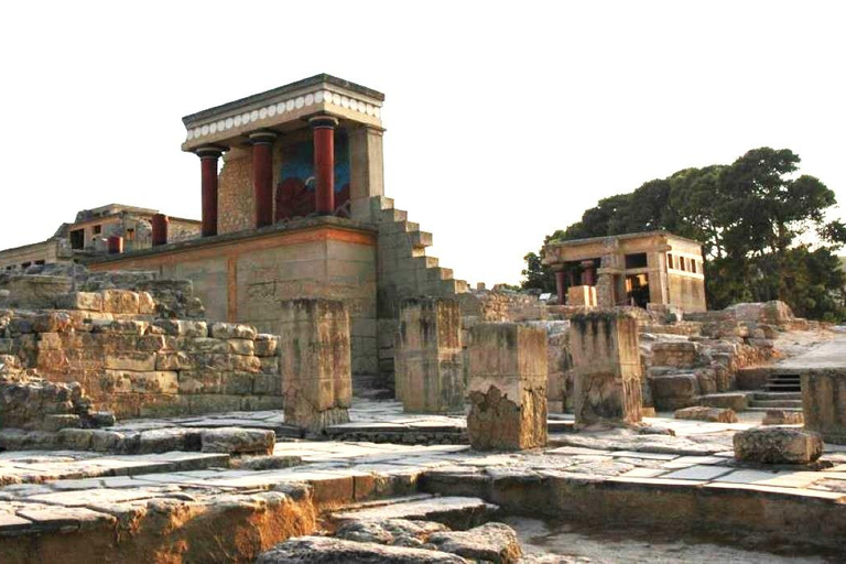 Palais minoen et musée archéologique de Knossos depuis Héraklion