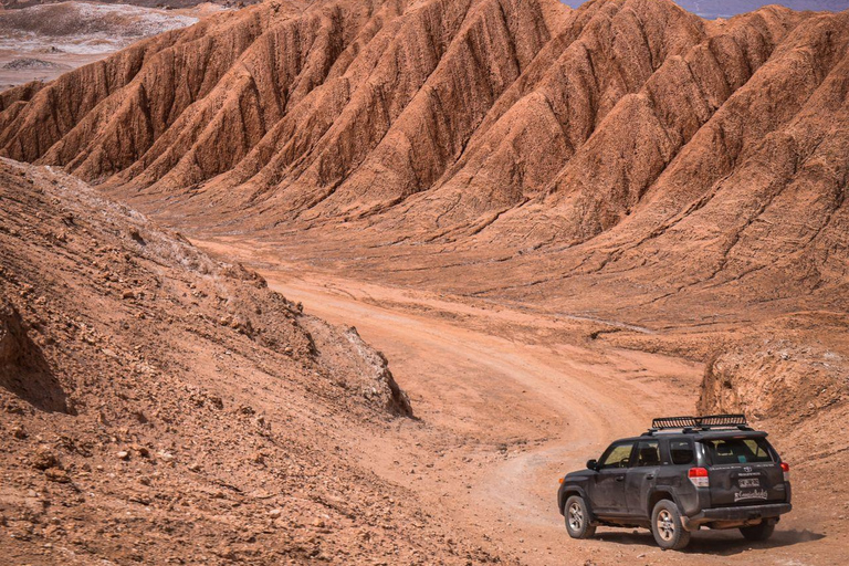 San Pedro de Atacama: Moon Valley and Hidden Lagoons Tour