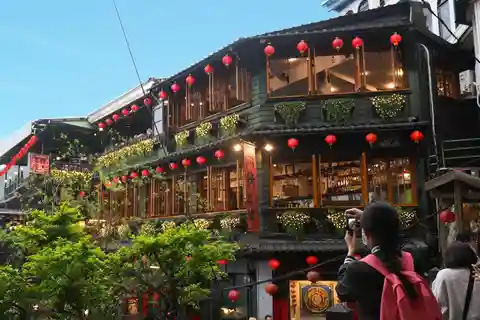 From Taipei: Shifen, Jiufen, and Yehliu Geopark Day Tour