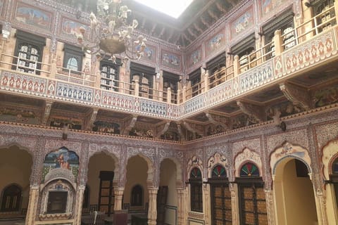 Explore the open art gallery town of Mandawa on a day tour