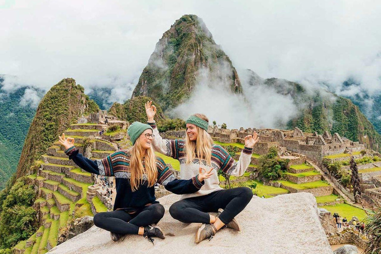 Cusco Magical: Sacred Valley - Colored Mountain + Hotel ✩✩✩✩