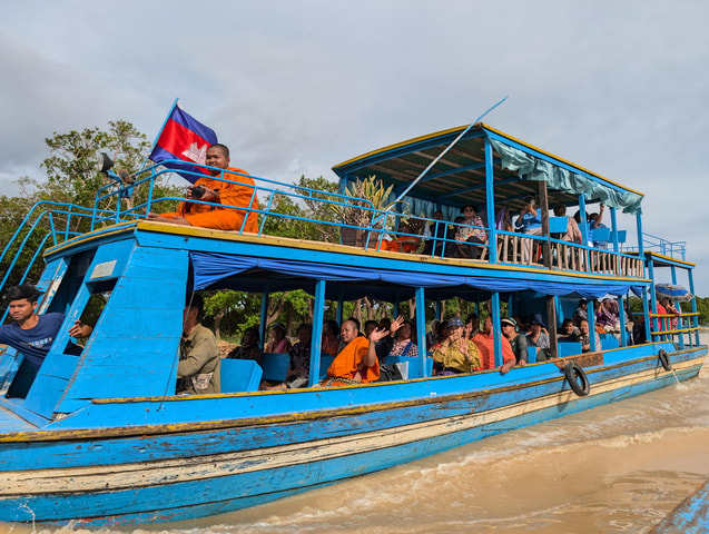 Siem Reap: Kampong Phluk Floating Village Tour with Boat