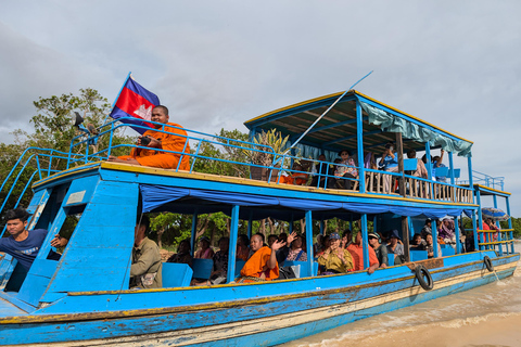 Ontdek de betovering van Chong Kneas Floating VillageDeze optie voor 8 personen