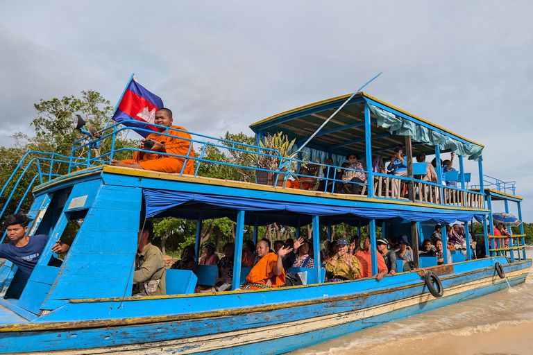 Descubre el Encanto del Pueblo Flotante de Chong KneasEsta opción para 8 personas