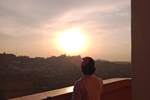 Kampala: Evening Walking Tour with Sunset at Gaddafi Mosque