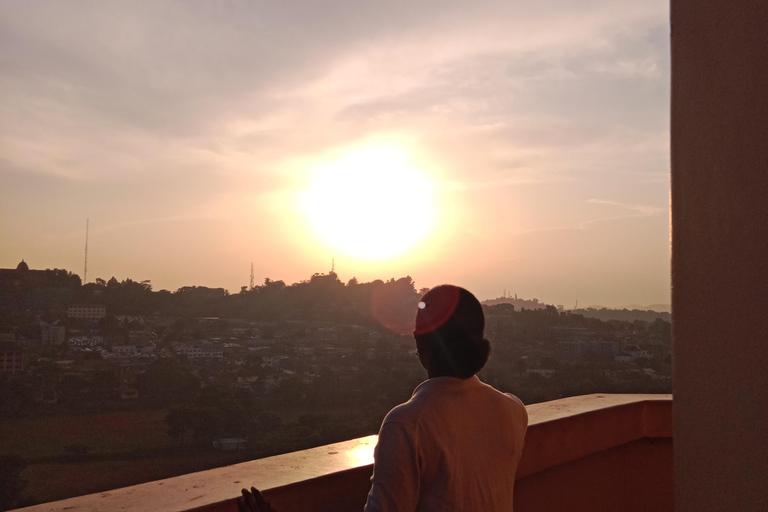 Kampala: Evening Walking Tour with Sunset at Gaddafi Mosque