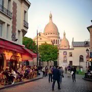 Tour a piedi a Parigi Montmartre con degustazioni e storie