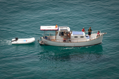 Granada - Calahonda: esperienza di escursione in barca sulla costa tropicaleMotril: Escursione in barca lungo la costa tropicale