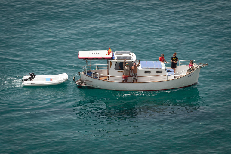 Granada - Calahonda: esperienza di escursione in barca sulla costa tropicaleMotril: Escursione in barca lungo la costa tropicale