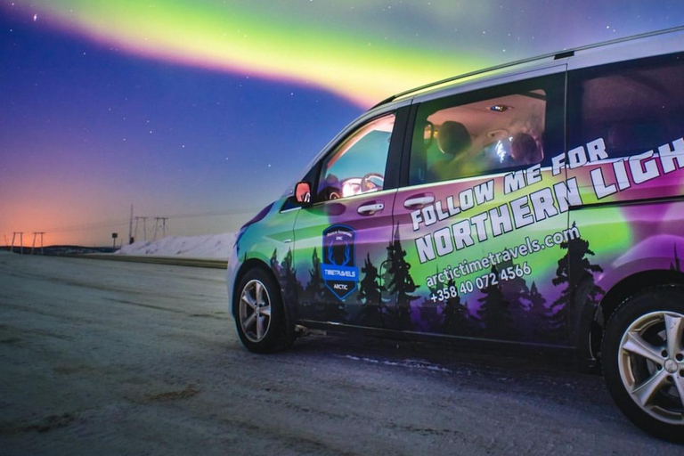 Saariselkä: Aurora Hunting Tour with Northern Lights Experts