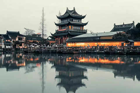 Shanghai: Zhujiajiao Water Town Boat Tour & Kung Fu Class